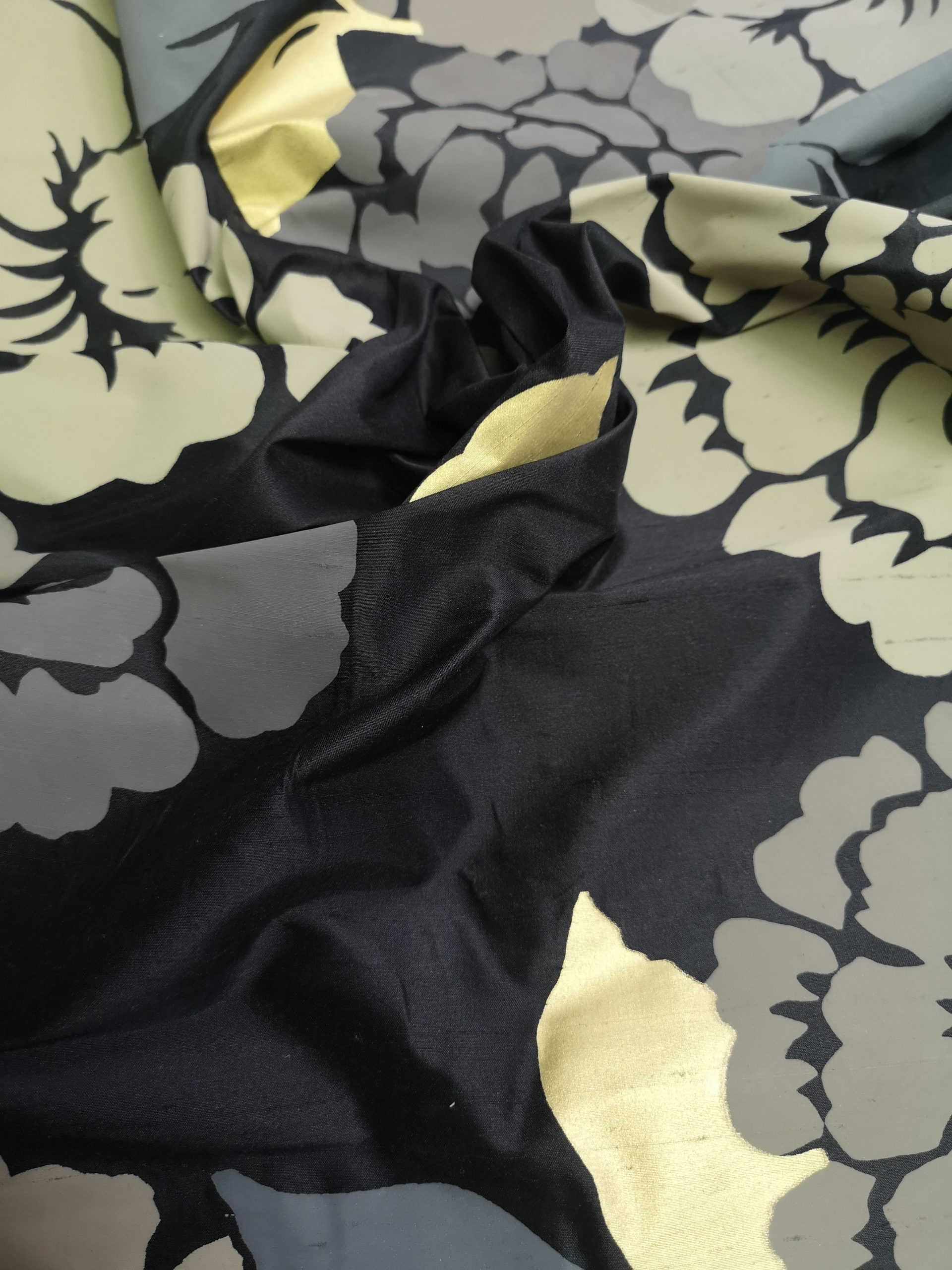 Silk - Large Flower - Fabric Centre